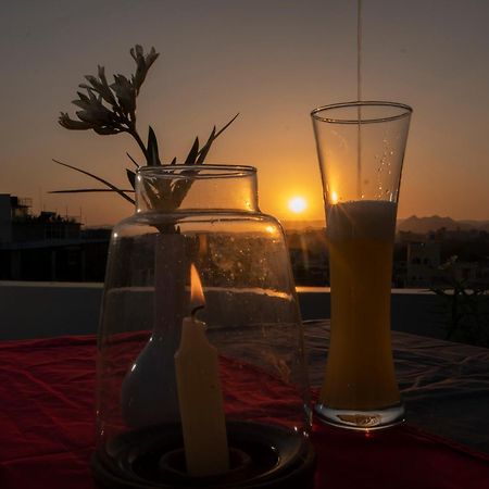 Dera Pichola- A Lake Facing Boutique Hotel Udaipur Esterno foto