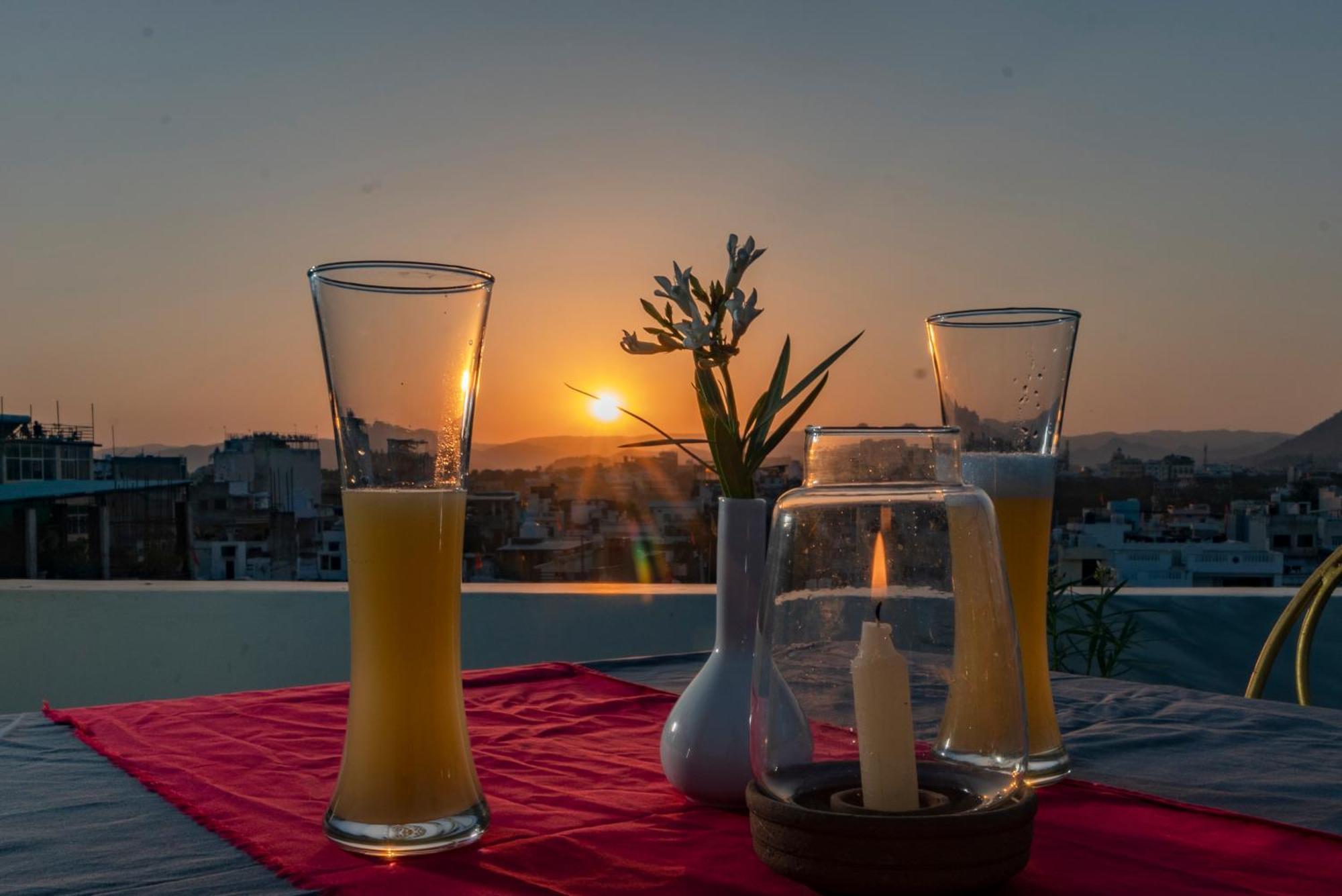 Dera Pichola- A Lake Facing Boutique Hotel Udaipur Esterno foto