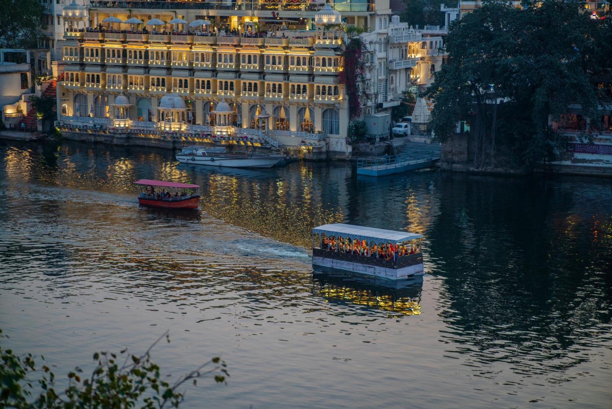 Dera Pichola- A Lake Facing Boutique Hotel Udaipur Esterno foto