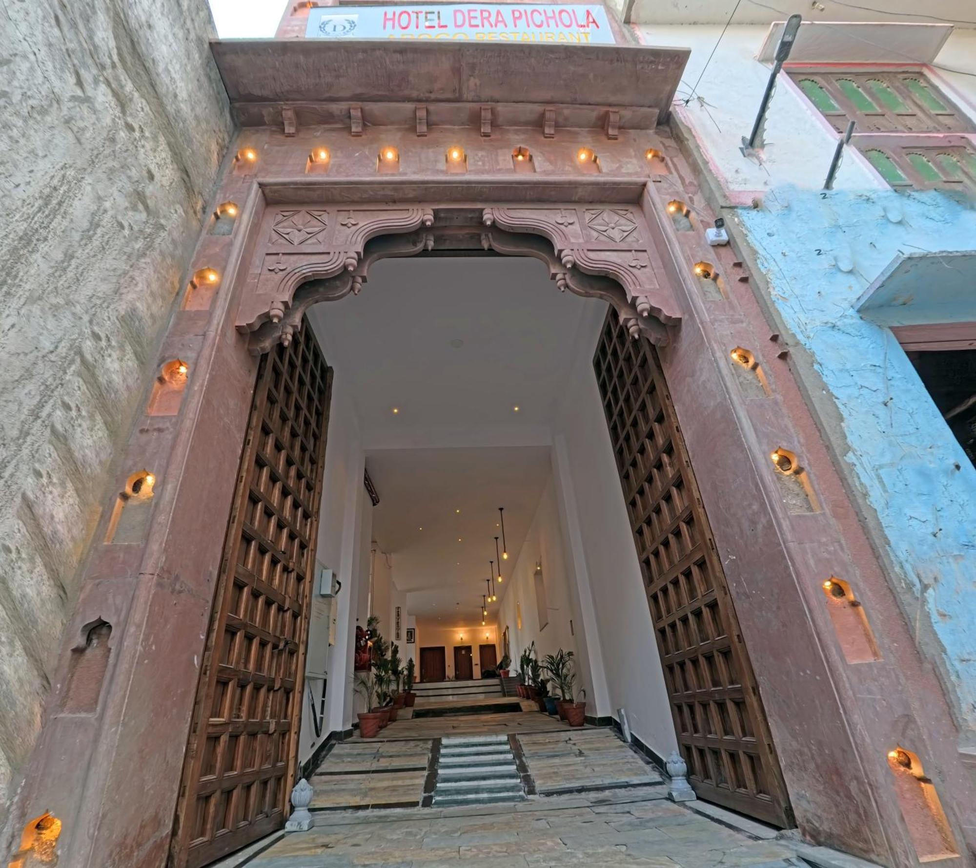 Dera Pichola- A Lake Facing Boutique Hotel Udaipur Esterno foto