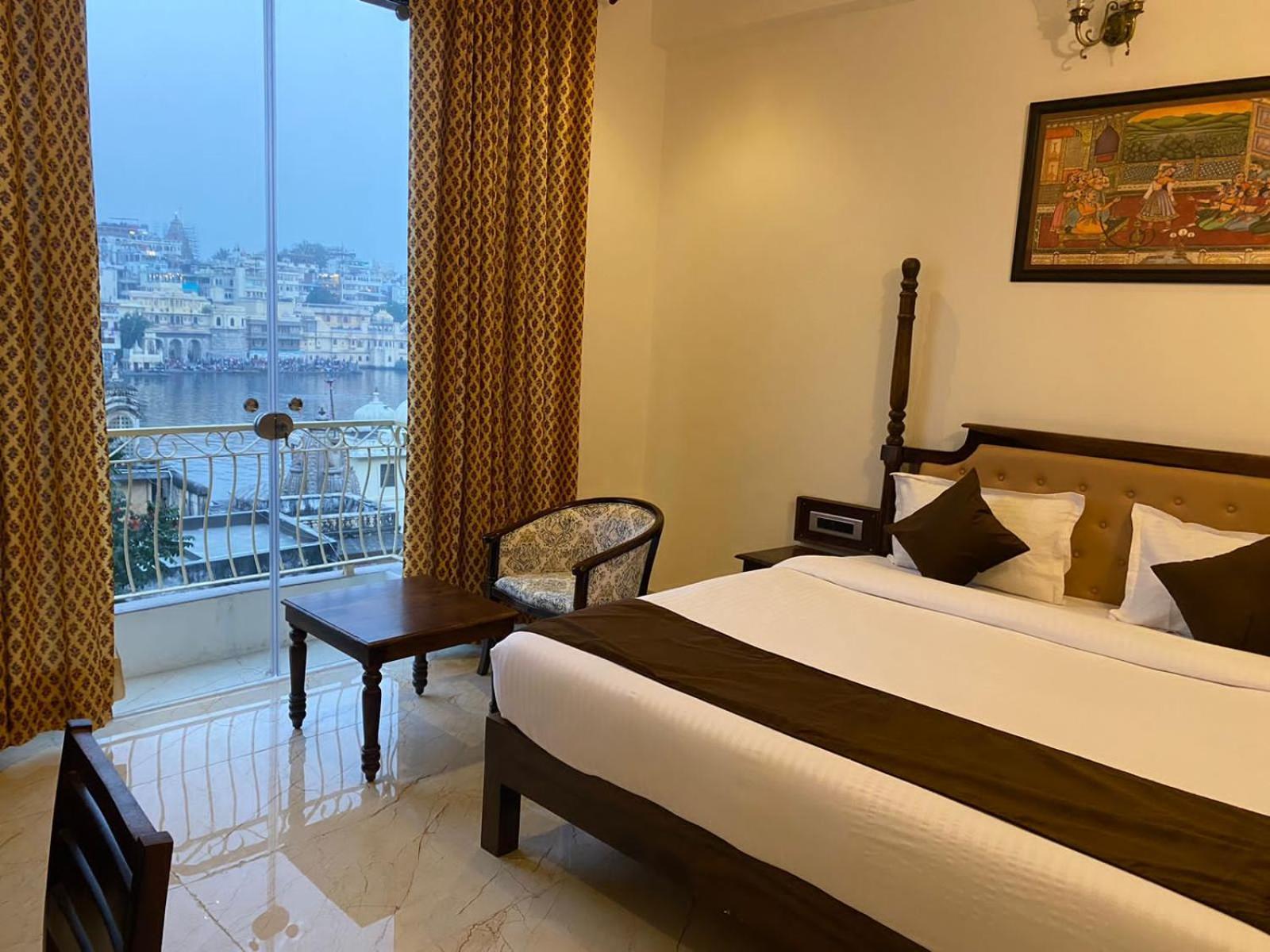 Dera Pichola- A Lake Facing Boutique Hotel Udaipur Esterno foto