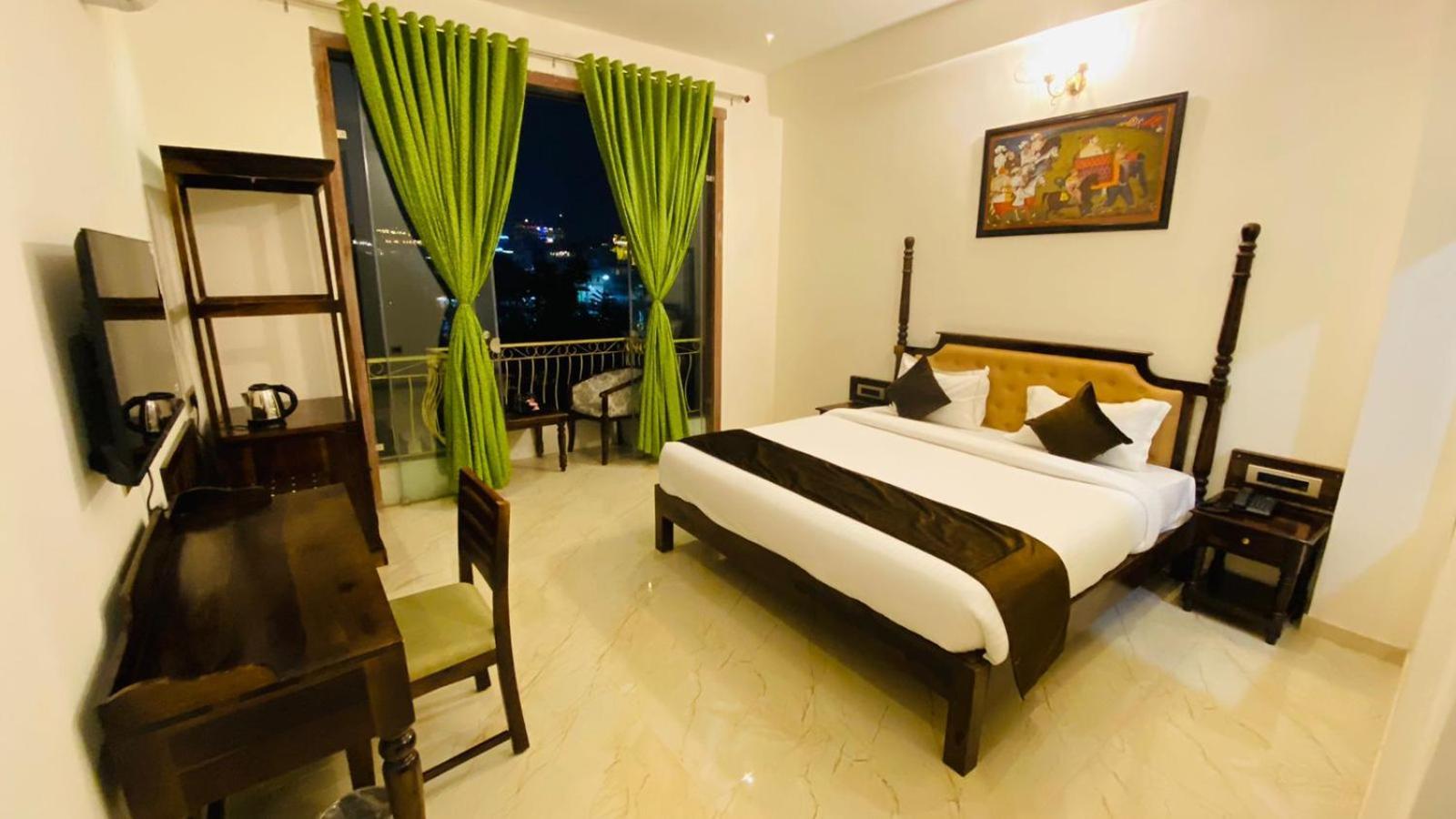 Dera Pichola- A Lake Facing Boutique Hotel Udaipur Esterno foto